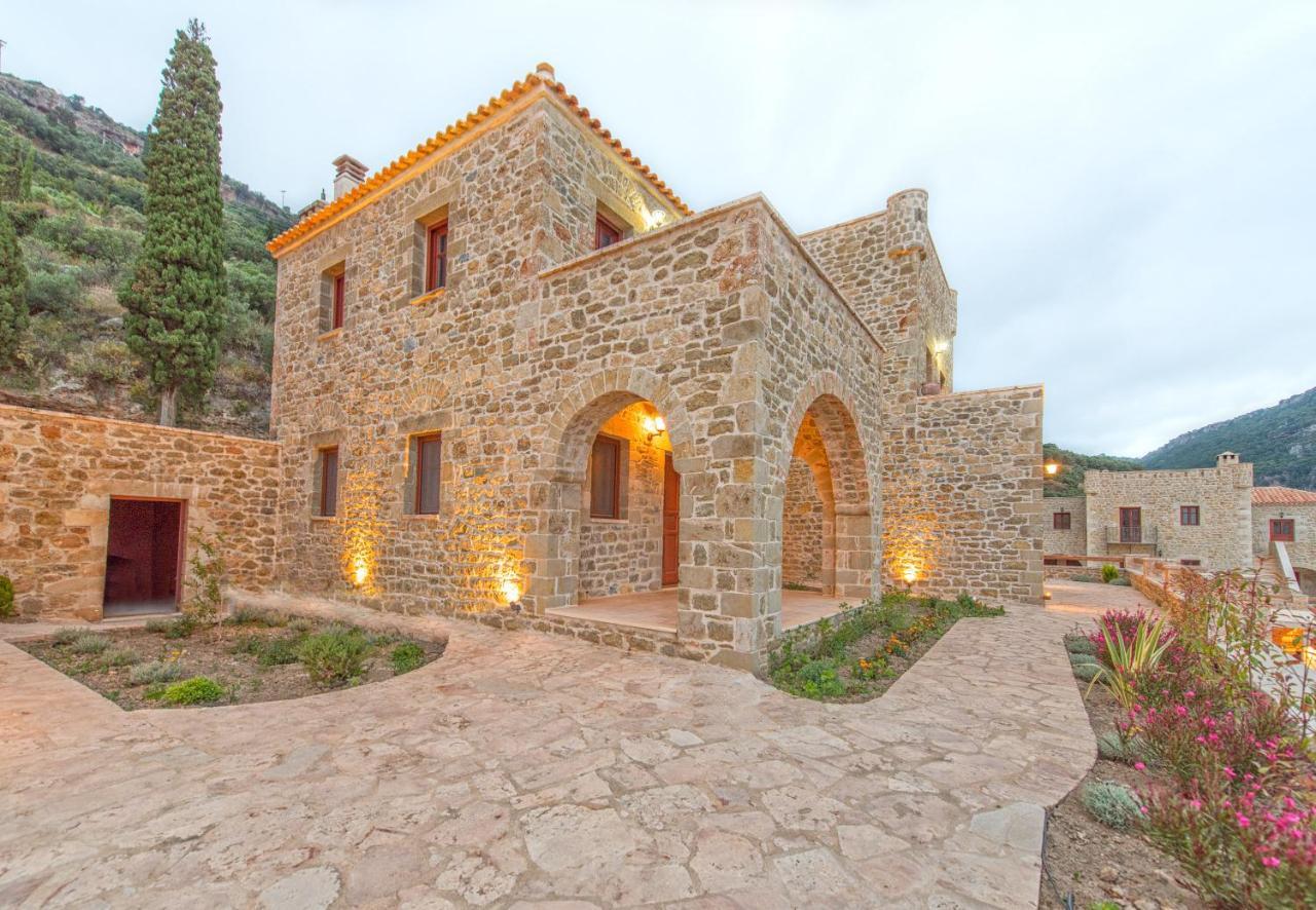 Brazzo Di Maina Hotel Oitilon Exterior photo