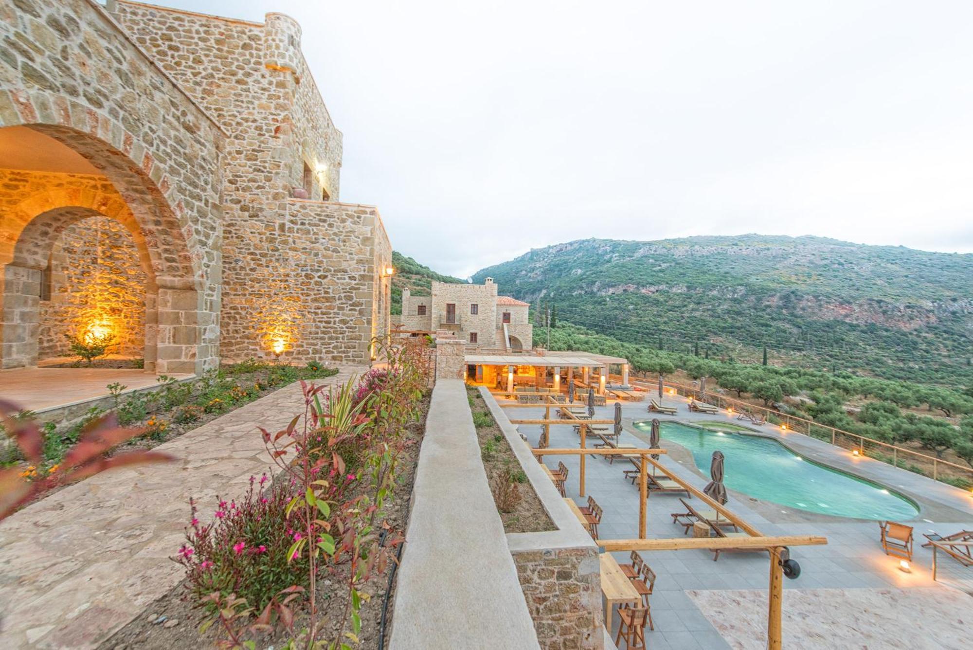 Brazzo Di Maina Hotel Oitilon Exterior photo
