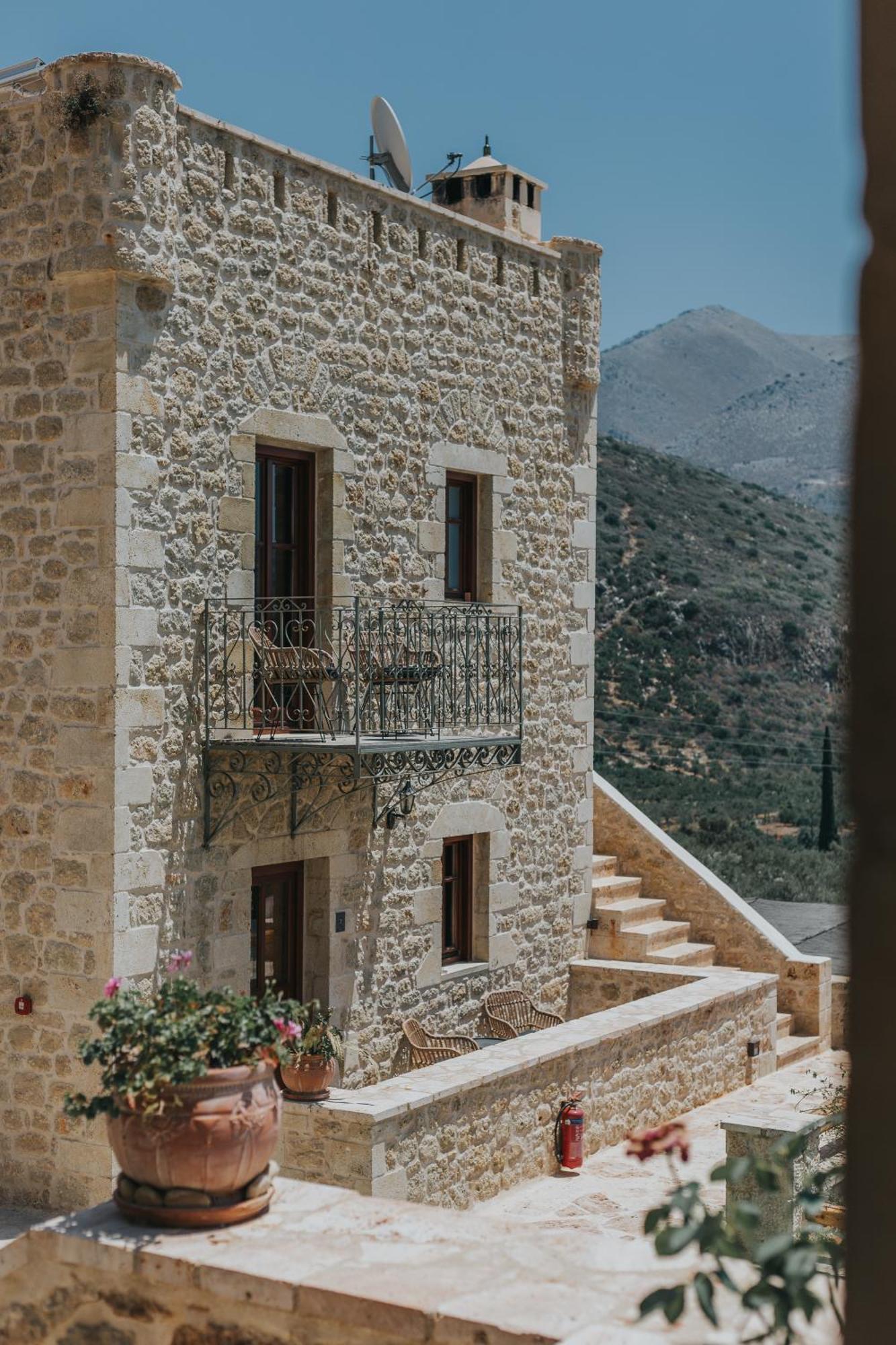 Brazzo Di Maina Hotel Oitilon Exterior photo
